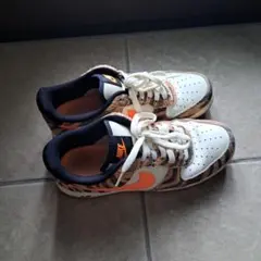 Nike Air Force 1 トラ模様 スニーカー