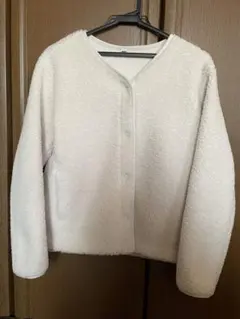 ユニクロ　ボアフリースクルーネックカーディガン 白