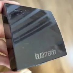 Laura Mercier マットラディアンスベイクドパウダー 01のサムネイル