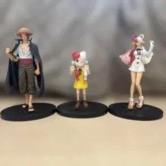 ワンピース⭐︎フィギュア⭐︎シャンクス&ウタ 3体セットのサムネイル