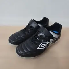 値下げ⭐美品⭐Umbro サッカートレーニングシューズ24㎝