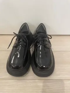 レースアップシューズ