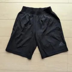 adidas ブラック ハーフパンツ 150