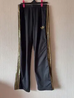adidas 黒 ゴールド パンツ M