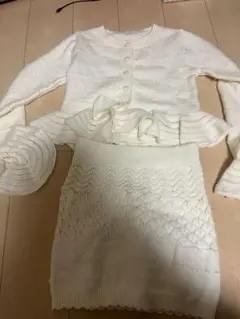 ホワイトニットセットアップ フリル付き
