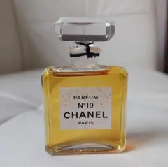 香水　シャネル　CHANEL　N°19　パルファム　14ml　ミニボトル
