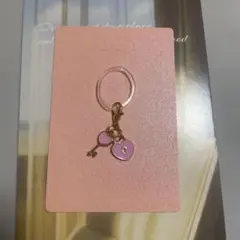 めじるしアクセサリー　ハンドメイド　ハートと鍵のチャーム アンブレラマーカー