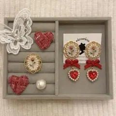 薔薇のピアスとリングのセット(レッド)