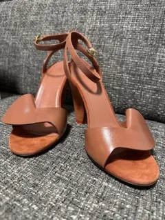 【新品】セリーヌold celine phoebe期サンダル キャメル 39のサムネイル