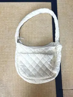 GU キルティング ショルダーバッグ