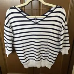 白とネイビーのストライプ Vネック ニットセーター 半袖