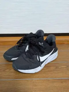 NIKE STAR RUNNER 04 ブラック ホワイト スニーカー　23cm