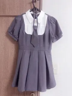 evelyn ネクタイ付きタックプリーツワンピース - メルカリ