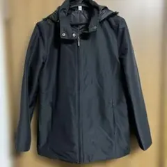 ユニクロ　ブラック フード付きジャンパー