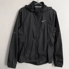美品　NIKE Ｌサイズレディース　ウインドブレーカー　ネイビー