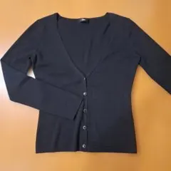 ほぼ新品！INÉD ブラック VネックカーディガンM