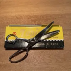 Topic PINKING SHEARS