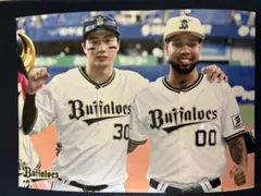Buffaloes2025 シーズンヒーローフォト（2L）廣岡・エスピノーザ選手