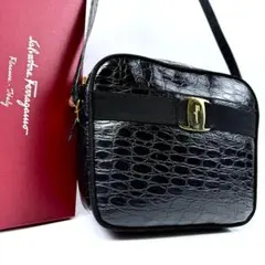 Salvatore Ferragamo クロコ ブラック ショルダーバッグ