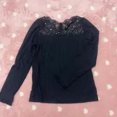 axes femme 黒　レース付きトップス