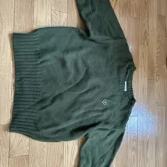 オリーブグリーン 長袖ニット ハート刺繍