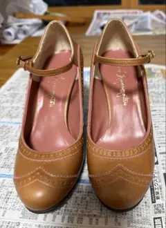 銀座のかねまつ　レザー ストラップ付き ハイヒールパンプス