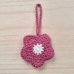 お花のバックチャーム　ポーチ　ピンク　⩨編み物