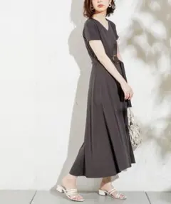 美シルエットAラインカットフレアワンピース　グレー　ナチュ