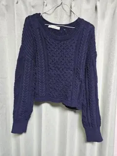 ネイビー ケーブルニット クロップドセーター