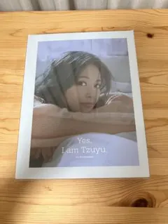 Yes, I am Tzuyu. タレント写真集