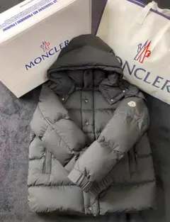 MONCLER ダウンジャケット