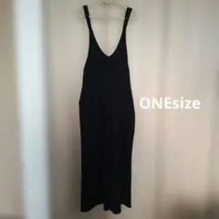 【値下】ブラック サロペット オールインワン ONEsize　エンボス加工のサムネイル