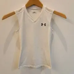 UNDER ARMOUR インナーノースリーブ 　ホワイト 130～140