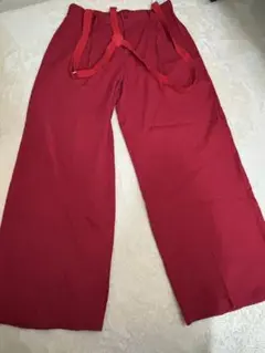 赤 サスペンダー付き ワイドパンツ