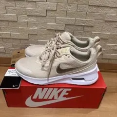 NIKE スニーカー