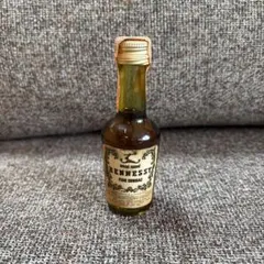 山崎10年熟成 ウイスキー 黒い丸型ボトル 50ml - メルカリ