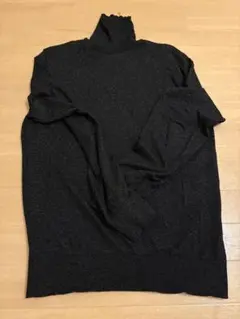 黒 タートルネック ニット　銀ラメ