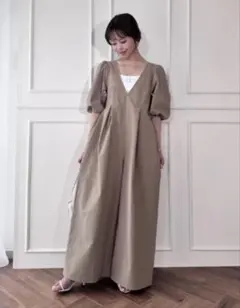 アベイル　yurina オールインワン ベージュ Mサイズのサムネイル