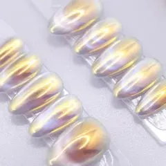 【54】ネイルチップSサイズ オーロラ シルバー　ミラー 偏光 艶感 マグネット