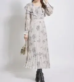 トッコクローゼット　ビッグカラーニュアンスフラワープリントプリーツワンピース