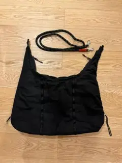 Topologie Cloud Hobo Medium ブラック ストラップ付き