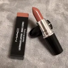 MAC ラスターガラス リップスティック ハグ ミー
