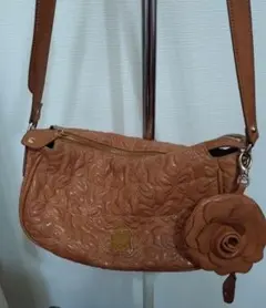 ANNA SUIアナスイ　ショルダーバッグ　ベージュ