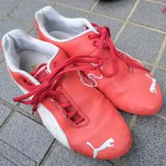 フェラーリ スニーカー