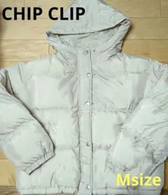 ベージュ ダウンジャケット