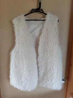 ボリュームプードルフェイクファーベスト ce1010139