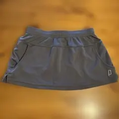 テニススコート　pのロゴ付き