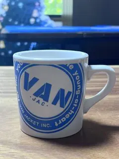 VAN限定品マグカップ、VエンブレムDesign大変希少 - メルカリ