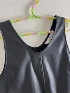 黒いレザー風ノースリーブワンピース