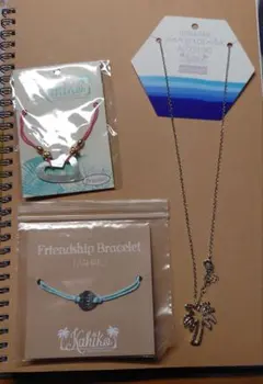 Kahiko ネックレスとブレスレットのセット
